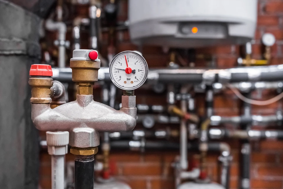 Ingénieur système identifiant un problème dans un système de réseau informatique